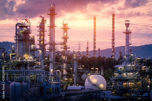Canvastavla Gas refinery plant on sunset sky background, Manufacturing of petrochemical indu