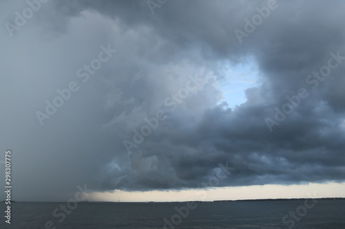 storm over sea © Kadie