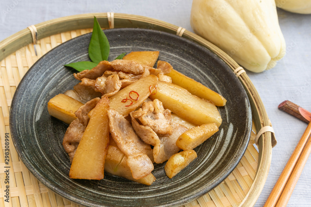 ハヤトウリと豚肉の炒め物 ハヤトウリと豚肉の炒め物