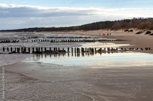 Fototapeta Naklejka Na Ścianę i Meble -  plaża Bałtyk piasek wydmy falochrony