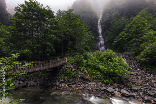 Tar Waterfall photo