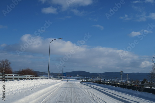 日本国北海道の雪のある冬の風景