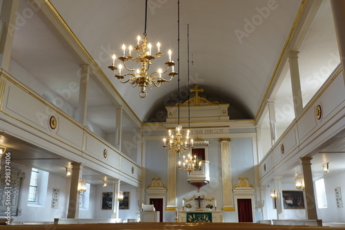 Innenaufnahme der evangelischen Dreikönigskirche photo