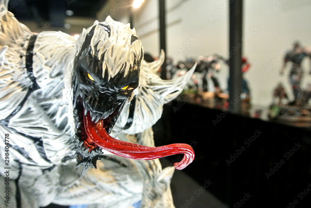 Obraz premium KUALA LUMPUR, MALAYSIA -APRIL 7, 2018: Selected focused on Marvel Comic action figure called Anti-Venom. Supervillain enemy of Spider-man. Action figures displayed by the collector.