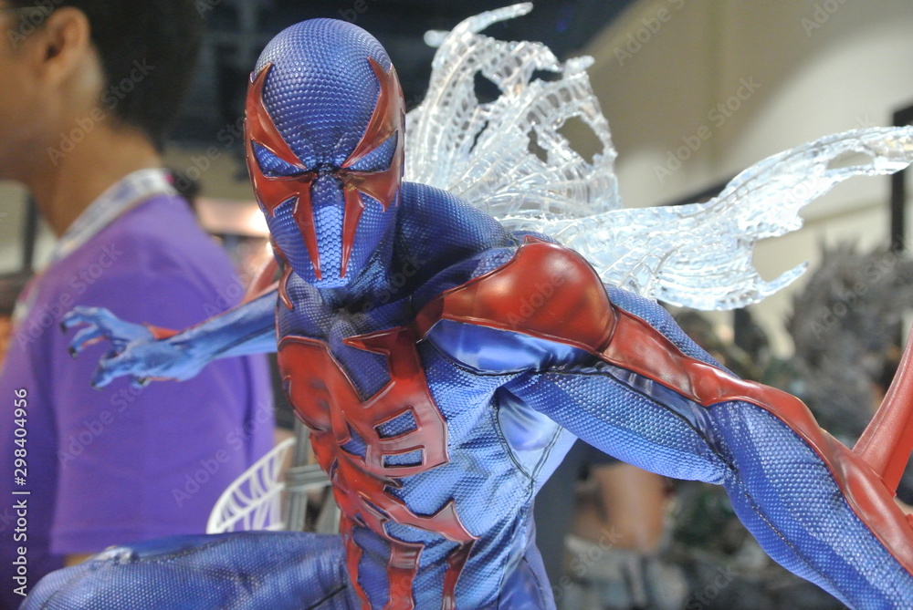 Obraz premium KUALA LUMPUR, MALAYSIA -APRIL 7, 2018: Selected focused of Marvel Comic action figure called Spider-man 2099. Futuristic Spider-man character. Action figures displayed by collector. 