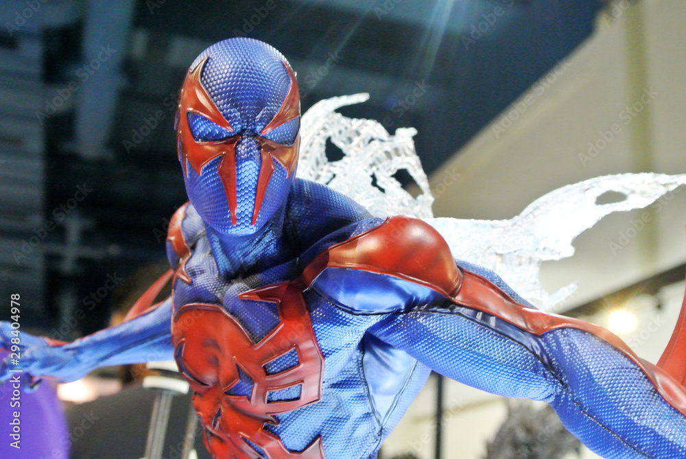 Obraz premium KUALA LUMPUR, MALAYSIA -APRIL 7, 2018: Selected focused of Marvel Comic action figure called Spider-man 2099. Futuristic Spider-man character. Action figures displayed by collector.