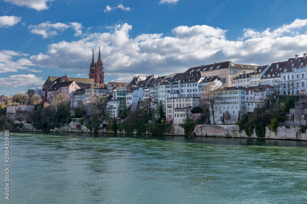 Obraz premium バーゼル旧市街とライン川