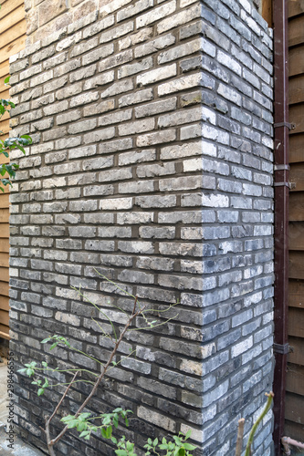 Wall stacking with gray vintage bricks