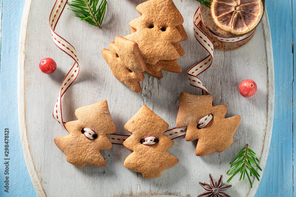 Cute gingerbread cookie chain as special Christmas decoration Cute gingerbread cookie chain as special Christmas decoration
