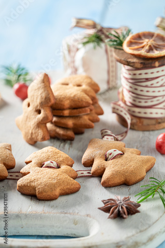 Sweet chain made of gingerbread cookies as decoration for Christmas