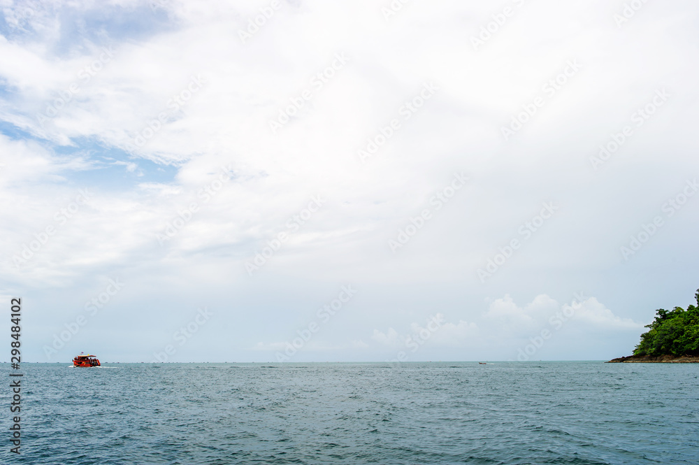 Green sea and mountains, beautiful nature