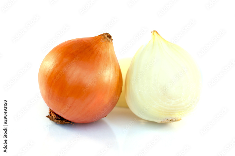 Obraz premium onion isolated on white background
