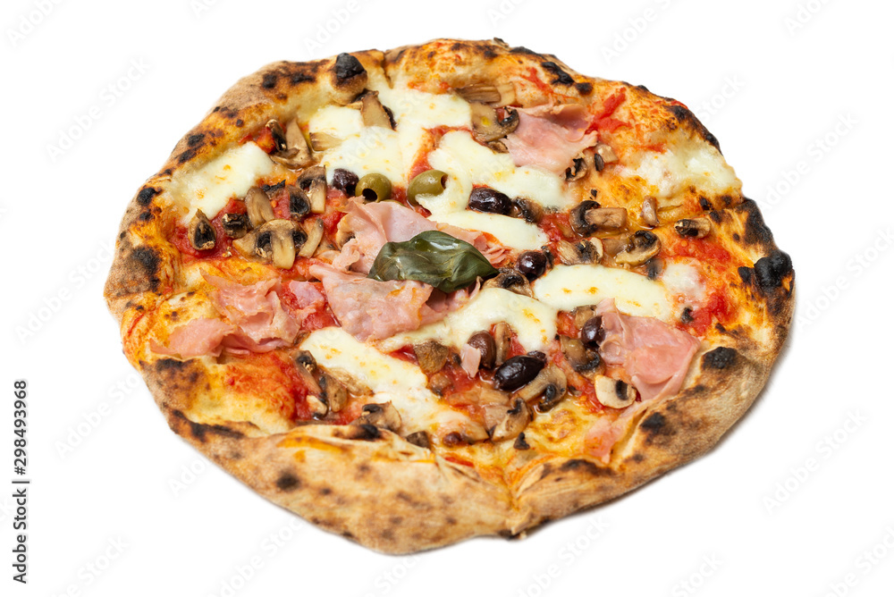 Pizza con funghi, prosciutto e olive 
