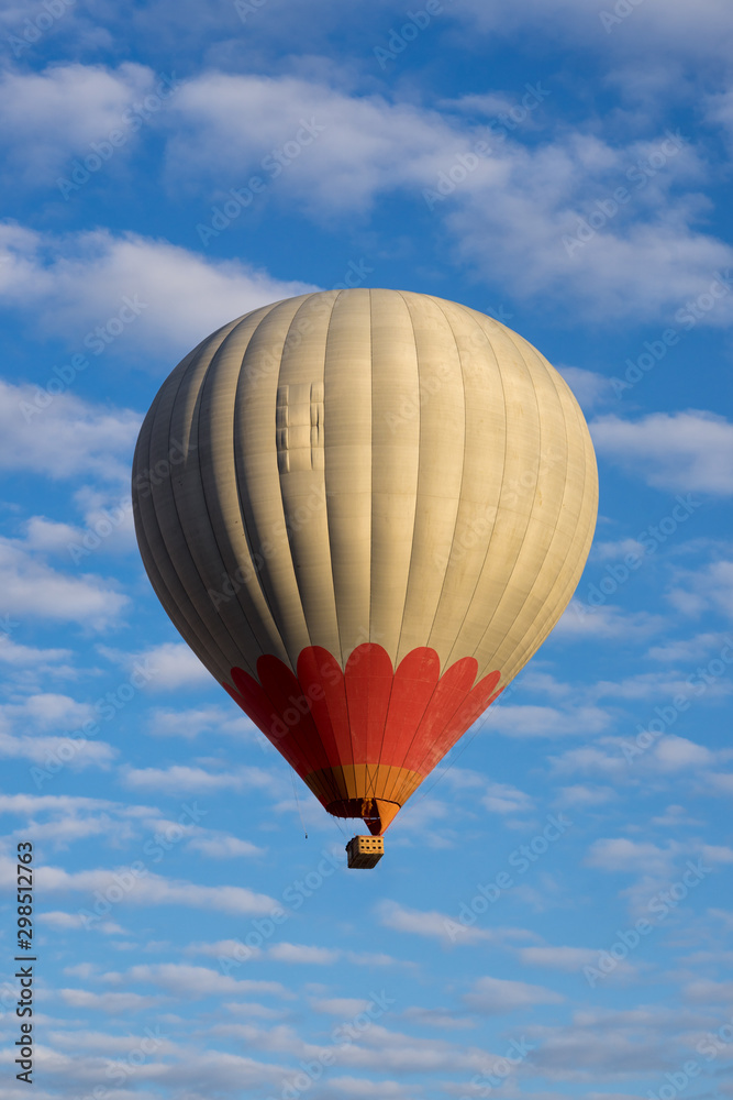 Fototapeta premium Hot air balloon in the sky.