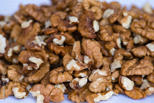 Organic walnuts kernels