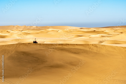 Spending time in the Sossusvlei desert © Pierre vincent