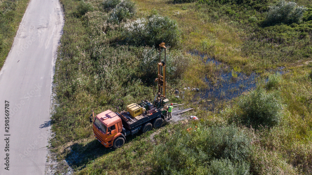 Mobile drilling rig for repair of oil and gas wells. Mobile drilling rig for repair of oil and gas wells.