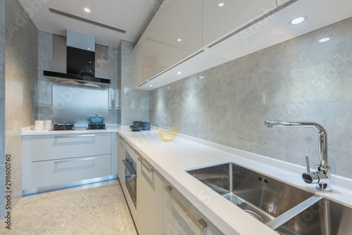  Modern bright kitchen with splash back