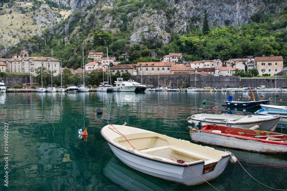 port, stare miasto Kotor w Czarnogórze, UNESCO