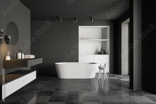 Foto White and gray bathroom interior, tub and sink