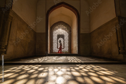 Fotografi The tomb of the Mughal Emperor Humayun or Humayun’s Tomb, Mathura road, Nizamudd
