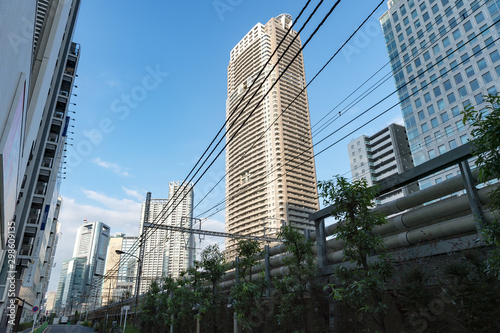 東京都港区汐留から見た東京の高層ビル群の景色