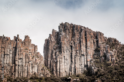 Obraz na płótnie Three Capes Track, Tasmania Bushwalking hike along the stunning cliffs of Australia Cape Pillar, Cape Roul and Cape Huay, with spectacular views of the Tasman Sea w salonie
