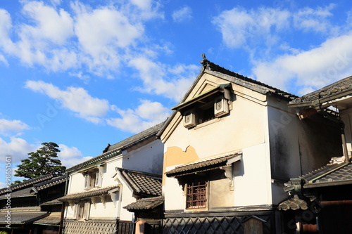 土蔵のある日本の古い町並み
