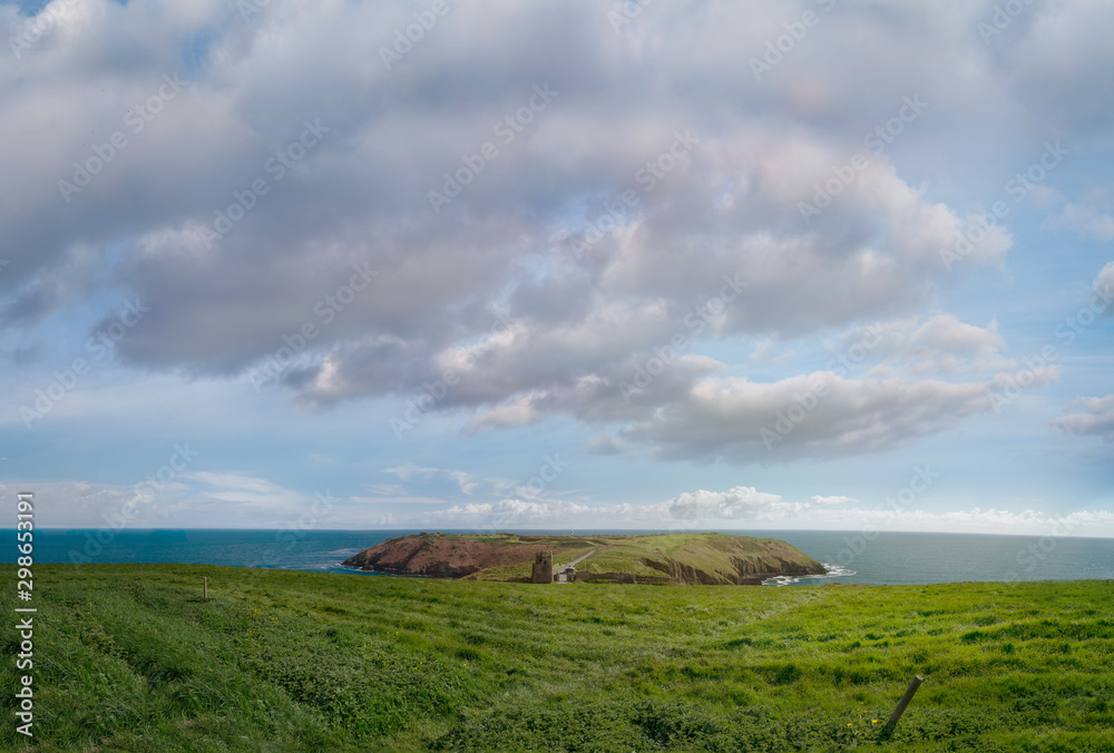 Fototapeta premium Panoramic view of Old Head of Kinsale with lighthouse