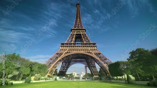 hyper lapse, Eiffel tower, Paris. France