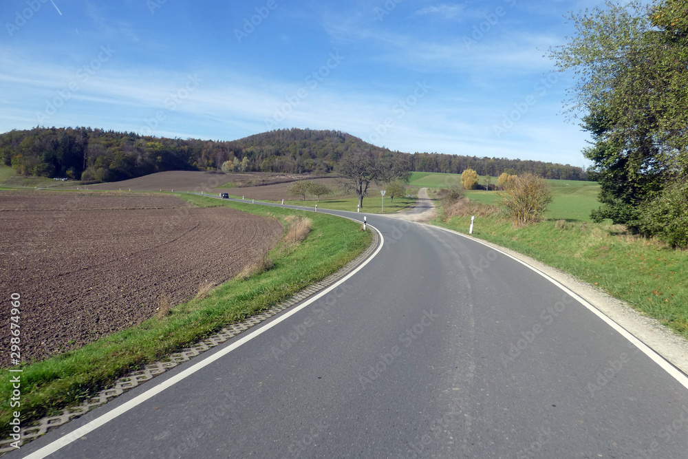 Naklejka premium Staatsstraße 2421 von Stierhöfstetten nach Greuth