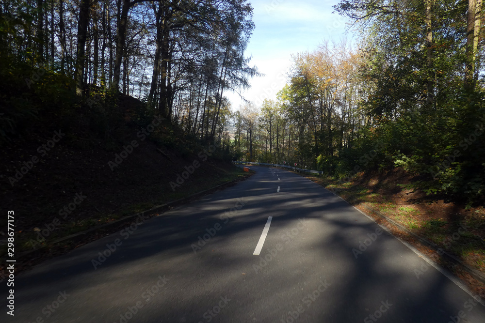 Straße von Stierhöfstetten nach Castell