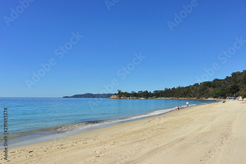 Plage de Cavalière le Lavandou (83980) et pointe du Layet, département du Var en région Provence-Alpes-Côte-d'Azur, France