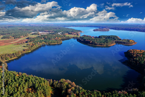jezioro Łańskie na granicy Warmii i Mazur