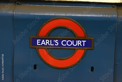 Canvastavla sign earls court London