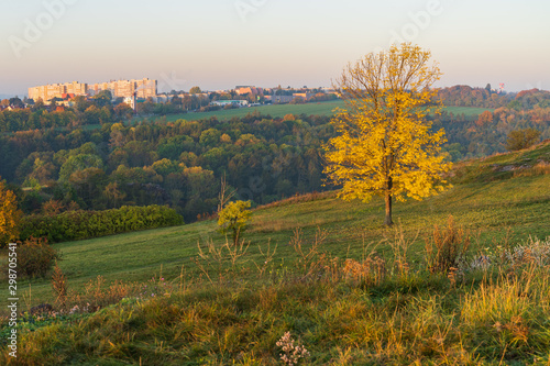 Fototapeta Naklejka Na Ścianę i Meble -  autumn landscape with mountains at sunrise