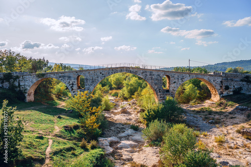 Ancien pont romain - Pont Julien en Provence, France.