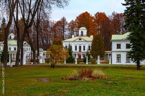 Serednikovo - the former estate of Vsevolozhsk and Stolypin, a park-manor ensemble of the end of the XVIII - beginning of the XIX century photo