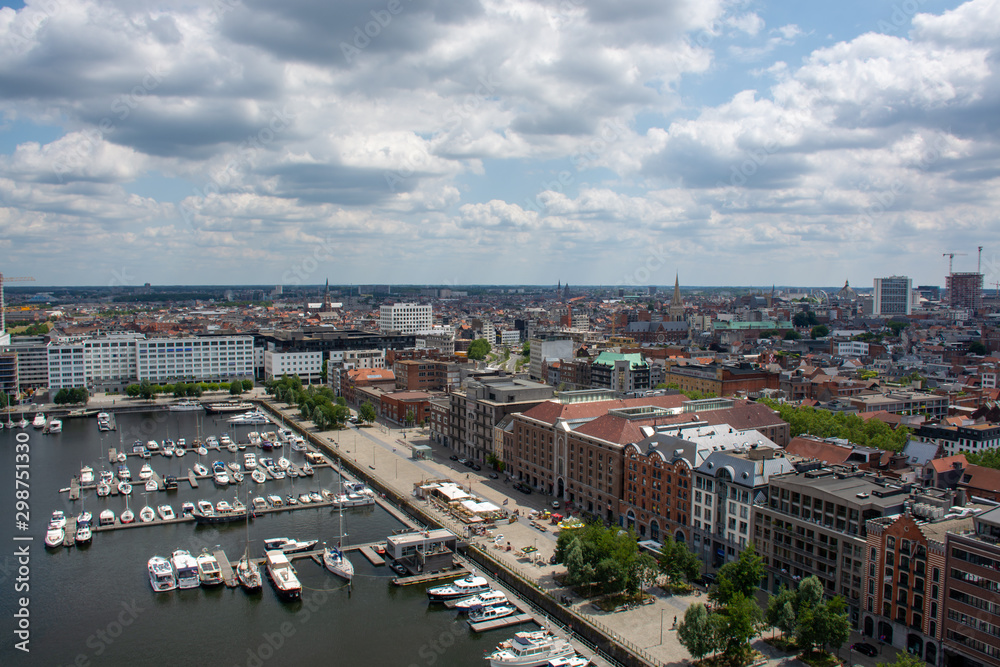 Obraz premium Cityscape, old Belgian city Antwerpen, view from above