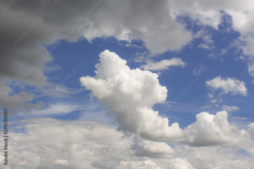 Obraz premium White clouds in the blue sky background,