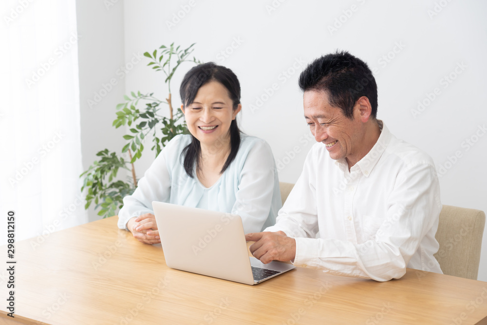 シニア夫婦 パソコン シニア夫婦 パソコン