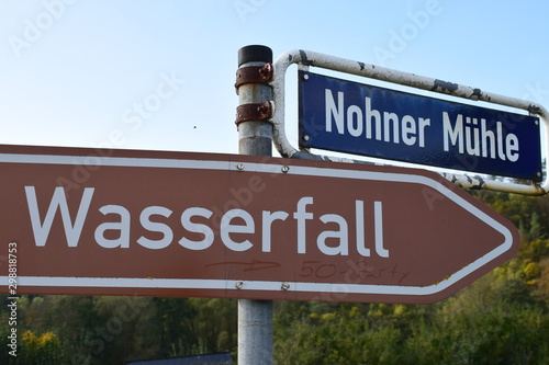 Schild Wasserfall photo