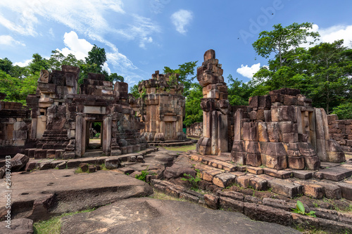 タイとカンボジアの国境のクメール遺跡プラーサートタームアントム