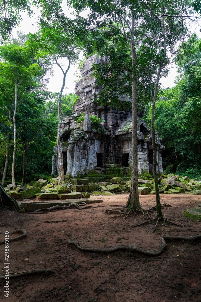 タイとカンボジアの国境の遺跡プラサートタクラベイ Stock Photo Adobe Stock