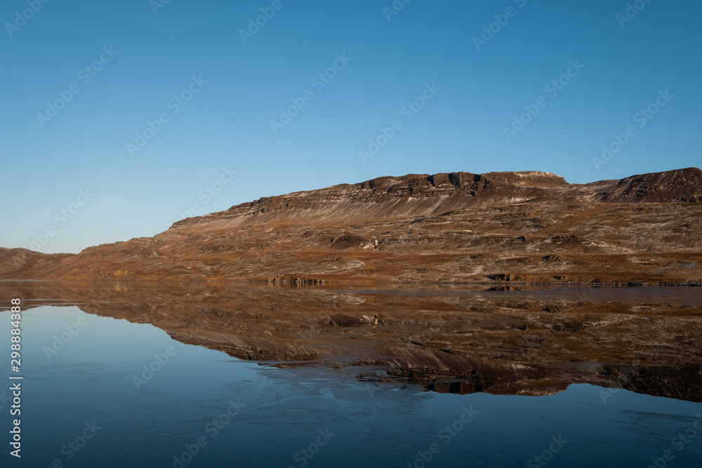 Söðufell am See Geitabergsvatn nahe Borgarnes. / Söðufell ag lake Geitabergsvatn near Borgarnes. Söðufell am See Geitabergsvatn nahe Borgarnes. / Söðufell ag lake Geitabergsvatn near Borgarnes.