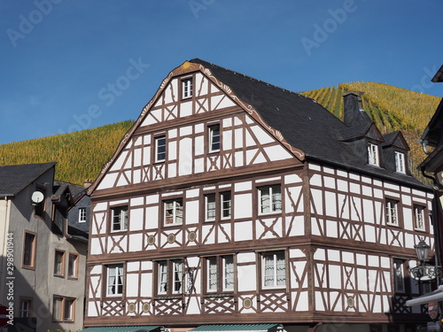 Bernkastel Kues - beliebtes Urlaubsziele an der Mosel photo