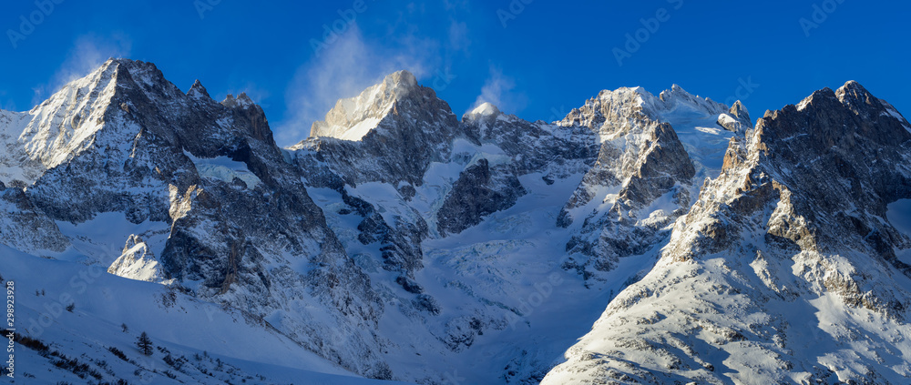 Fototapeta Panoramic winter view of mountain peaks of the Ecrins National Park. Pic Gaspard, Pic Oriental, La Meije and Bec de l'Homme with Glacier du Lautaret. Hautes-Alpes, Col du Lautaret, Alps, France