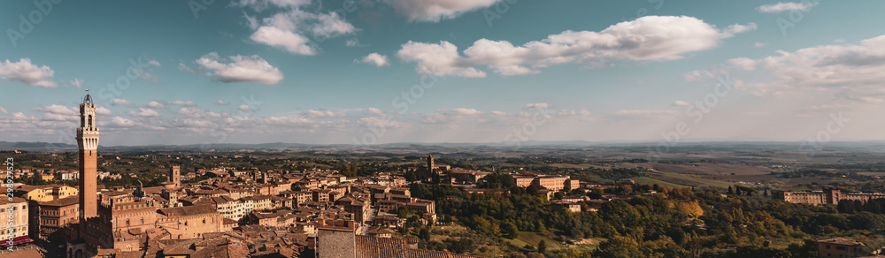 Traumhaftes Panorama von Siena