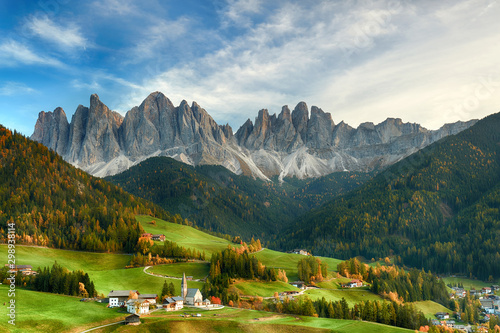 Obraz na płótnie Beautiful landscape of Italian dolomites - Santa maddalena