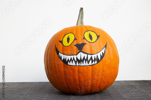 Bemalter Kürbis – Grinsekatze